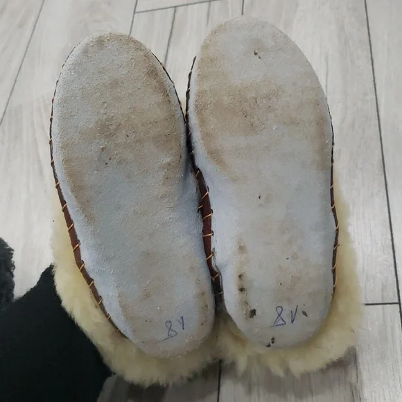 3/$45 NWOT Kids handmade moccasin slippers (size EU 26) - Picture 2 of 6